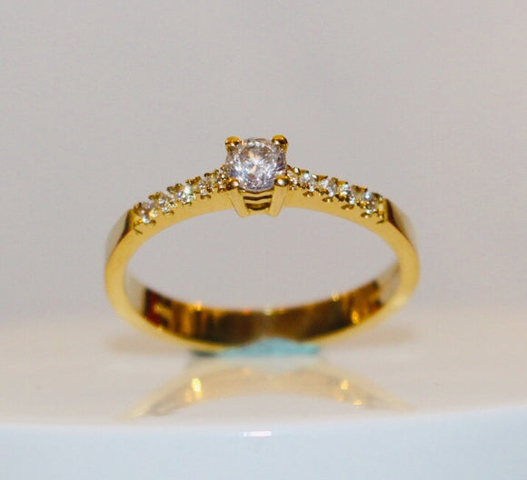 18 Carat Yellow Gold Diamond Ring